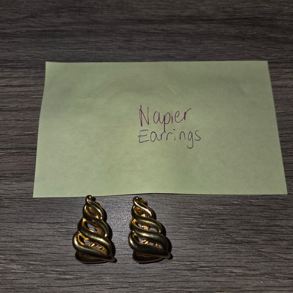 Napier Vintage Gold Tone Swirl Screw Back Clip On Earrings Textured Tiered